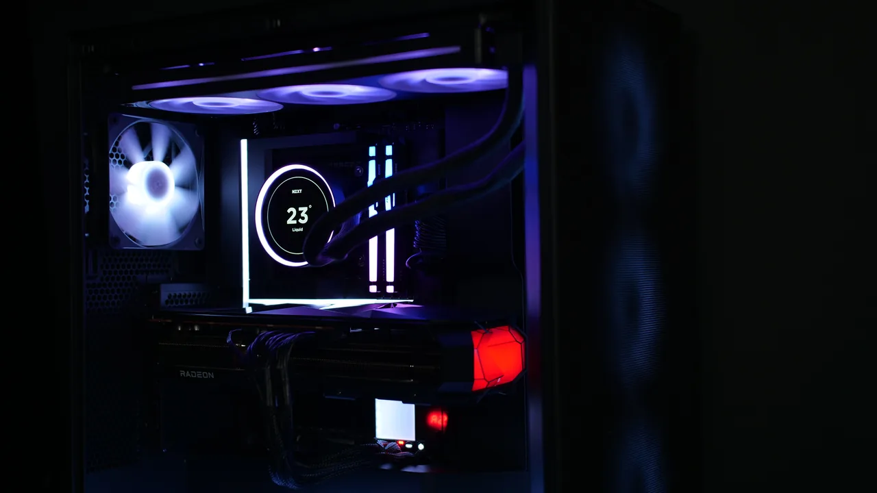 NZXT H5 Flow RGB in Schwarz, beleuchteter Beispielaufbau