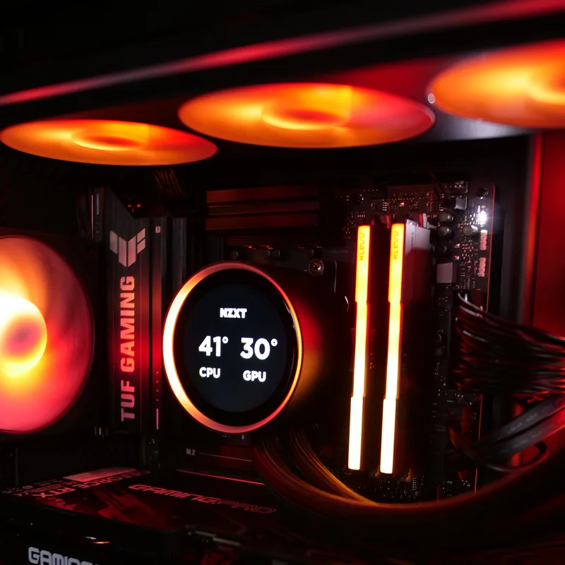 NZXT H6 Flow in Schwarz, Kraken-Display und beleuchteter Arbeitsspeicher