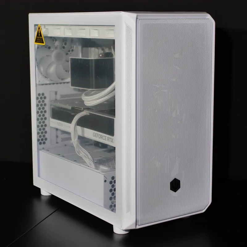 Endorfy ARX 700 White, unbeleuchtet von vorn