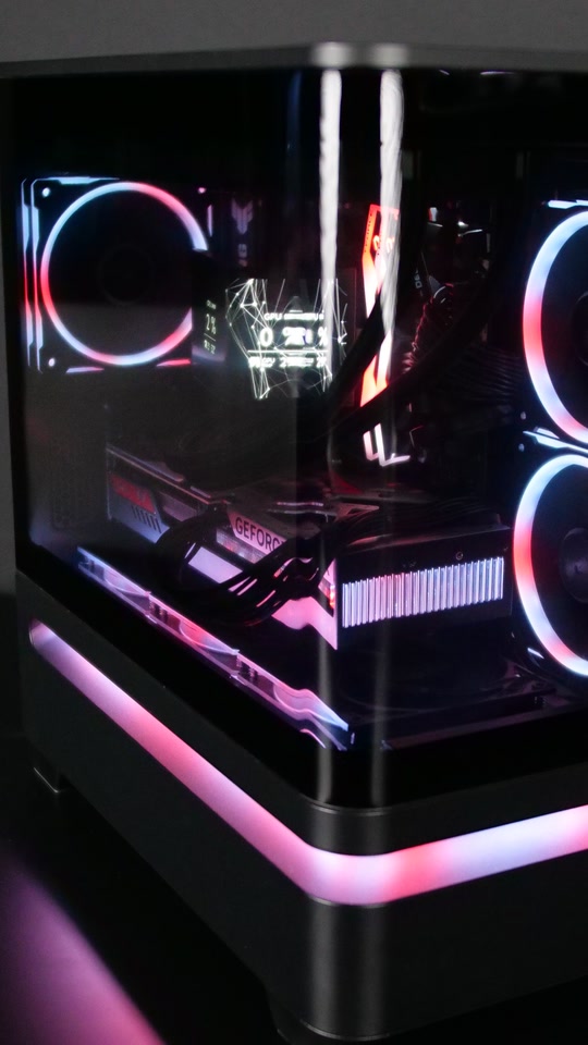 SKT T1 Special System mit ASUS T1 RTX 5070