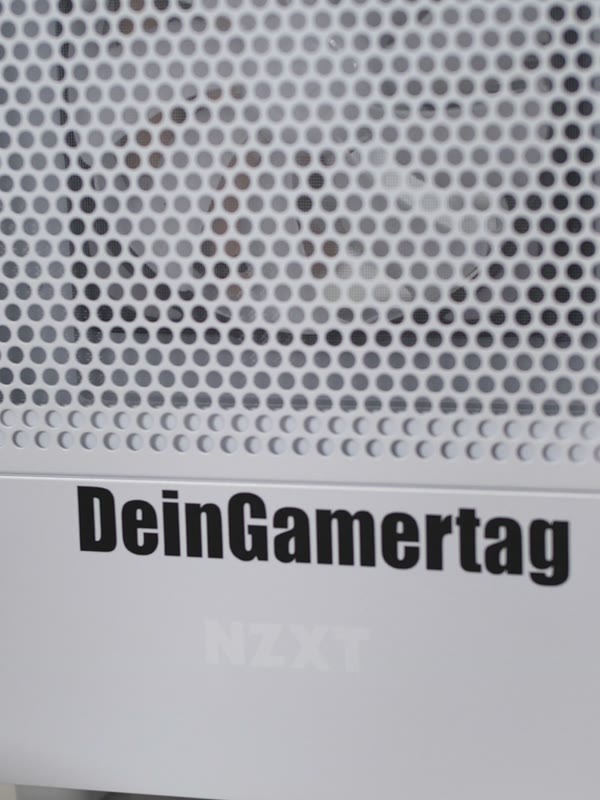 Persönlicher Gamertag-Sticker am PC-Gehäuse