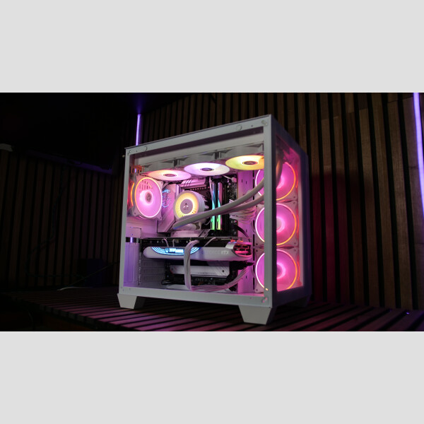 PCHM Einzelstück - High-End Gaming PC WHITE - 7800X3D Grafikkarte nach Wahl