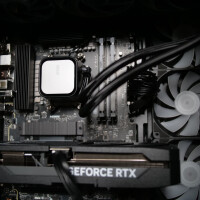 MSI High-End PC 130R BLK I 9800X3D I RTX 5080 I 32GB D5